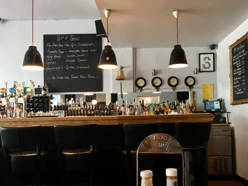 The drinks bar in Perfect Blend (Streatham Hill)